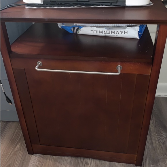 Cat litter box enclosure with shelving - Picture 2 of 9